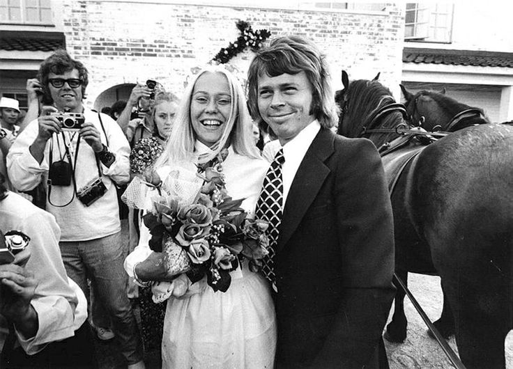 1971 26-year-old pop star Bjorn Ulvaeus and 21-year-old Agnetha Faltskog married in Verum, Sweden.